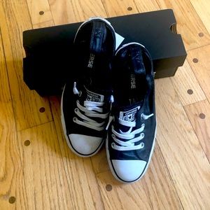 Very good condition black 7.5 converse shoes